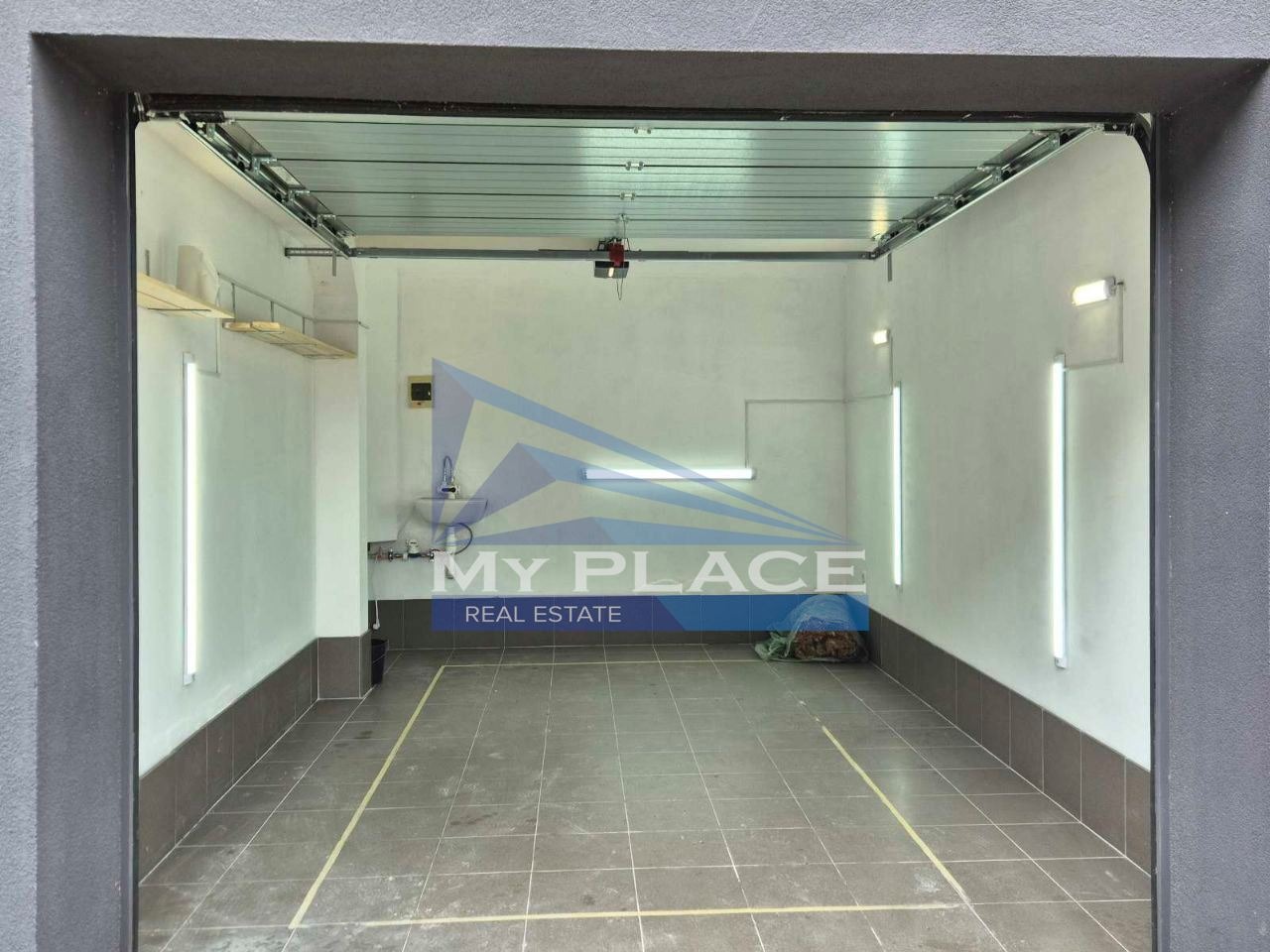 Дава под наем ГАРАЖ, ПАРКОМЯСТО, гр. Шумен, Добруджански