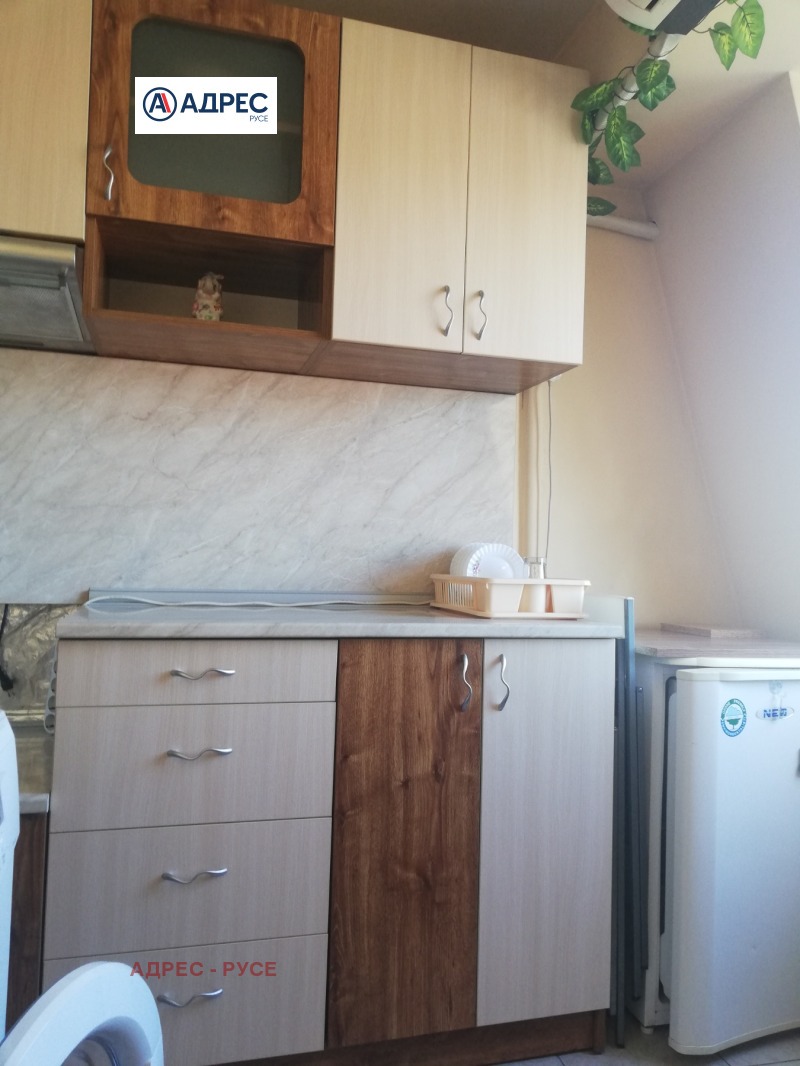 Дава под наем АТЕЛИЕ, ТАВАН, гр. Русе, Център, снимка 2 - Апартаменти - 53563176