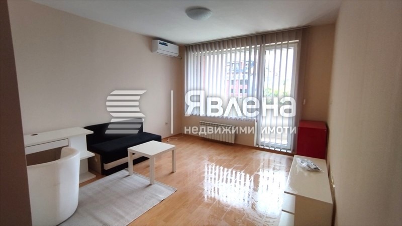Дава под нем  1-стаен, град София, Бъкстон •  450 € • ID 41361911 — holmes.bg - [1] 