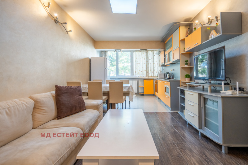 Kiadó  3 hálószobás Sofia , Strelbishte , 100 négyzetméter | 47882190