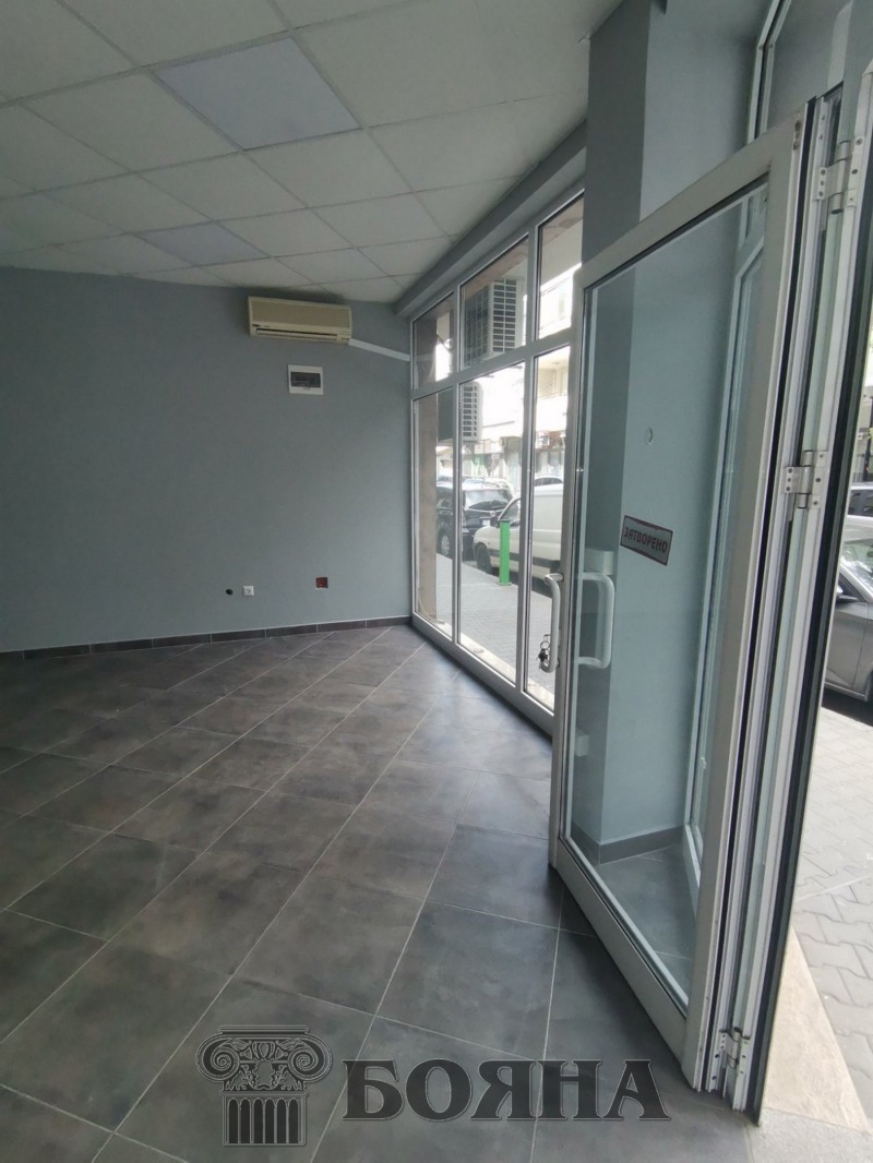 Издаје се  Схоп Русе , Центар , 32 м2 | 93858016 - слика [4]