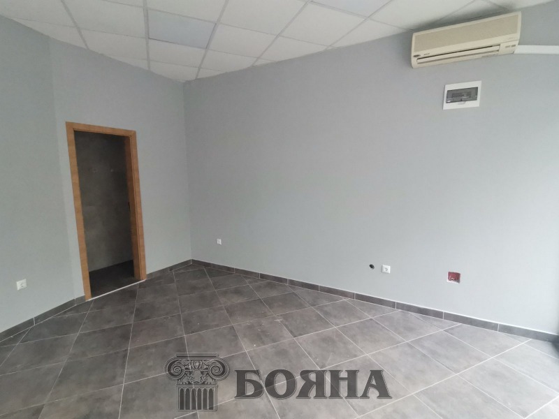 Издаје се  Схоп Русе , Центар , 32 м2 | 93858016 - слика [5]