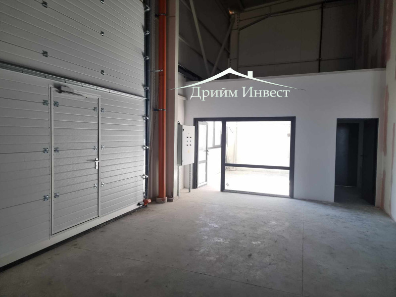 K pronájmu  Úložný prostor Plovdiv , Industrialna zona - Sever , 1135 m2 | 75640120 - obraz [4]