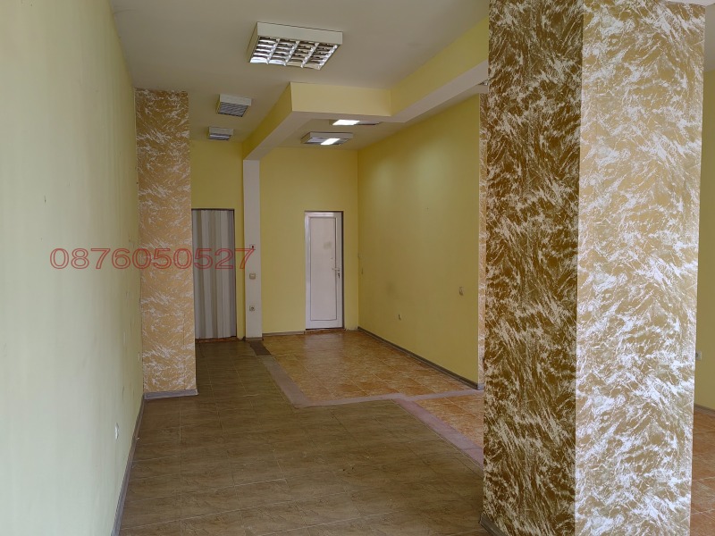 Дава под наем МАГАЗИН, гр. Благоевград, Широк център, снимка 3 - Магазини - 52781380