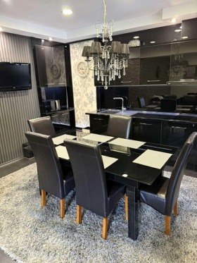 3-стаен град Варна, Център