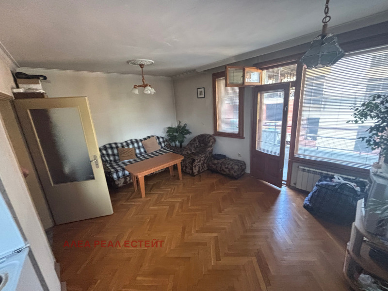 Te huur  2 slaapkamers Sofia , Geo Milev , 90 m² | 43929898