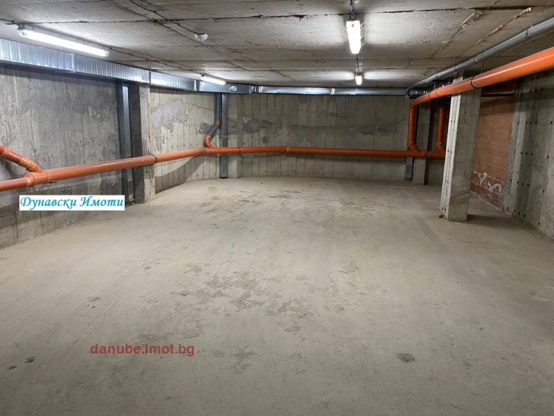 Дава под наем ГАРАЖ, ПАРКОМЯСТО, гр. Русе, Център, снимка 4 - Гаражи и паркоместа - 52723619