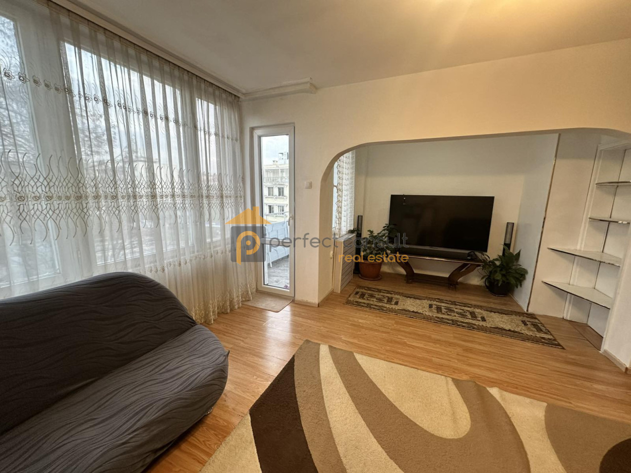 Дава под наем 3-СТАЕН, гр. Пловдив, Център, снимка 2 - Апартаменти - 53741307