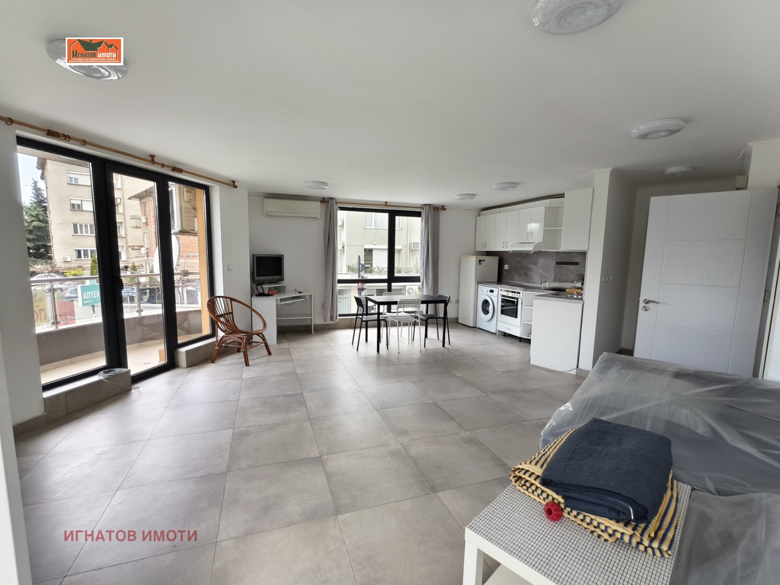 Дава под наем ОФИС, гр. Пазарджик, Център