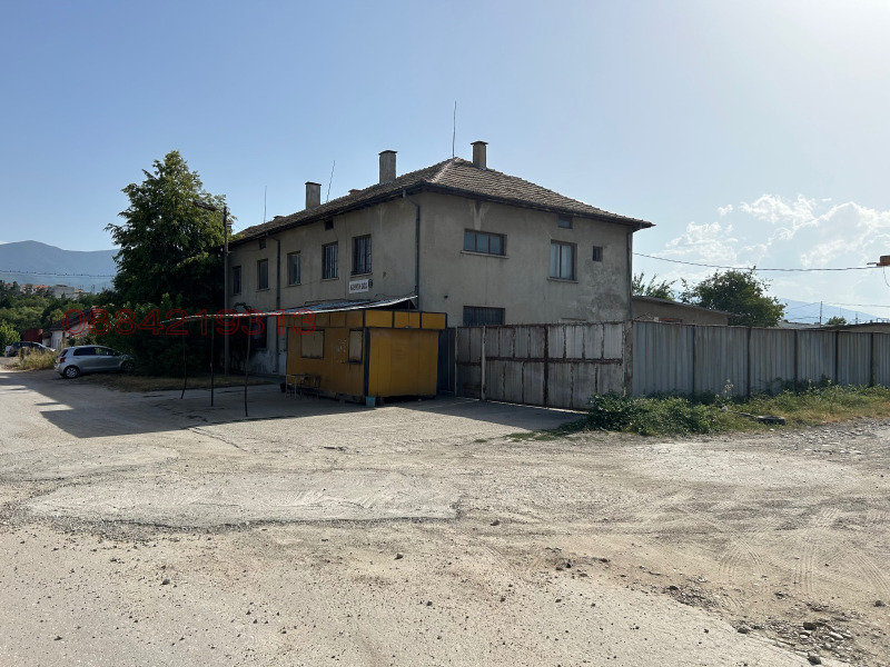 Дава под наем  Пром. помещение област София , гр. Костенец , 1450 кв.м | 51087718 - изображение [2]