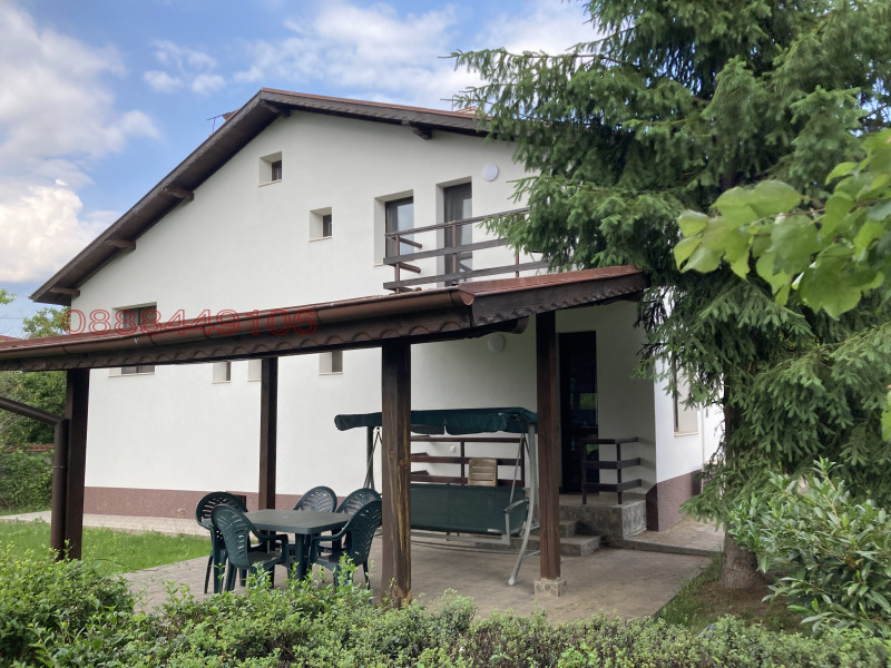 Дава под наем КЪЩА, с. Ушинци, област Разград, снимка 2 - Къщи - 52855282