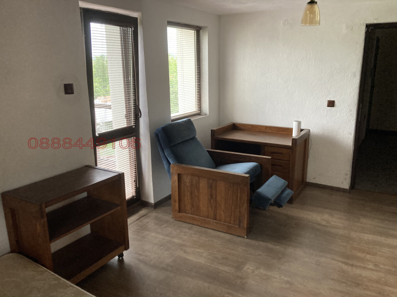 Дава под наем КЪЩА, с. Ушинци, област Разград, снимка 10 - Къщи - 52855282