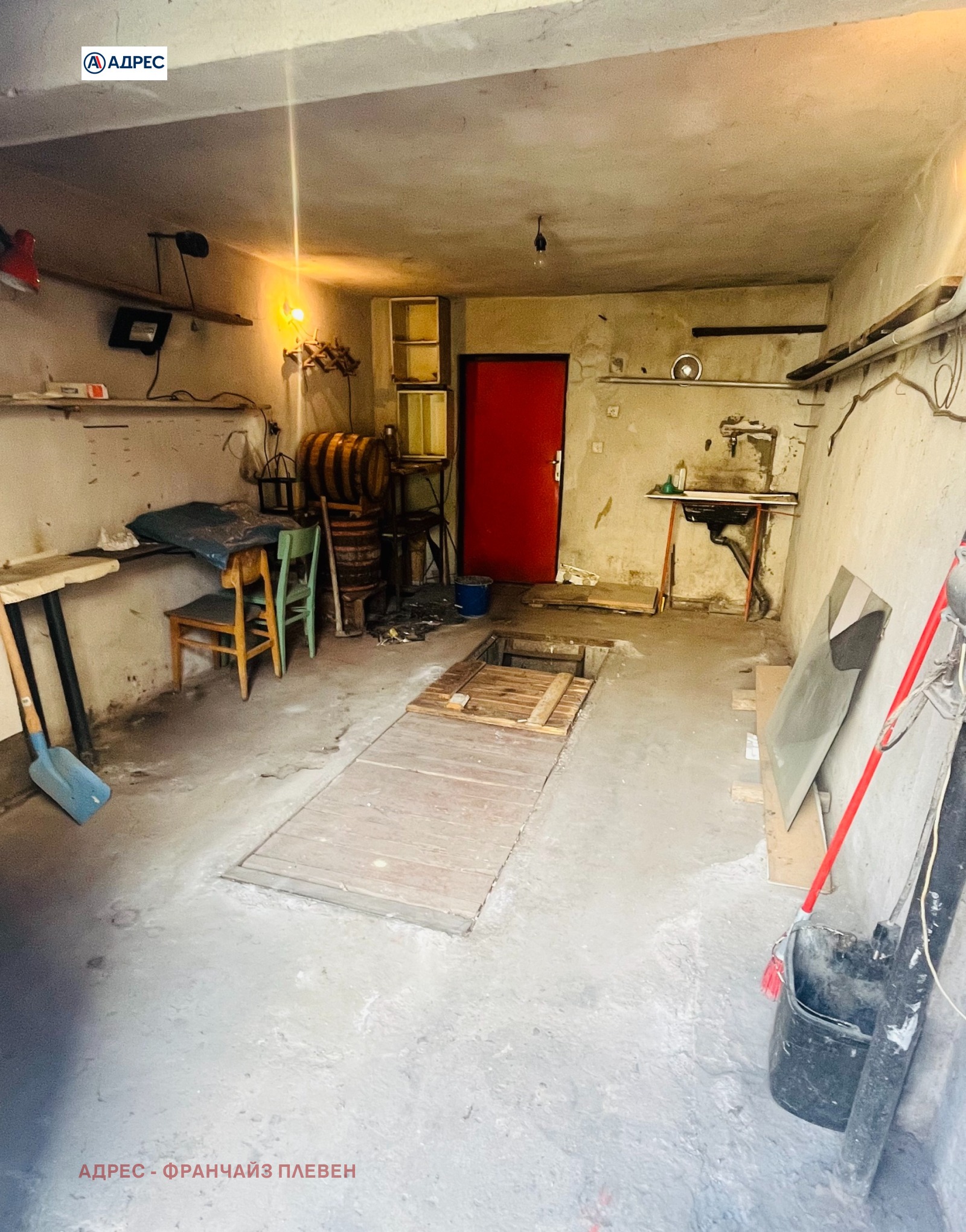 Дава под наем ГАРАЖ, ПАРКОМЯСТО, гр. Плевен, Широк център, снимка 2 - Гаражи и паркоместа - 54145772