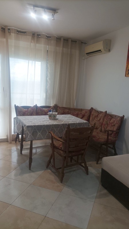 Kiralık  2 yatak odası Burgas , Sarafovo , 70 metrekare | 28423454