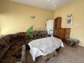 1 dormitorio Tombul dzhamiya, Shumen 1