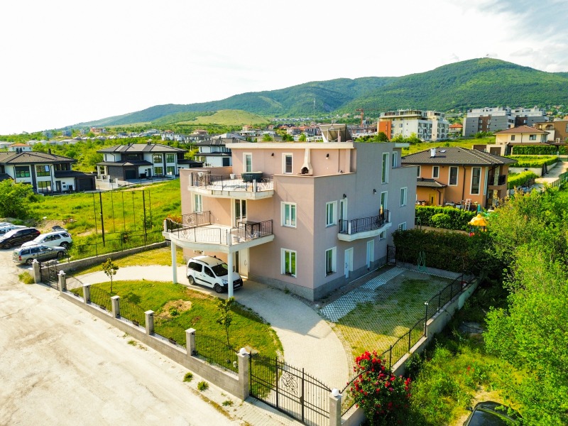 Til leie  Husetasje region Plovdiv , Markovo , 213 kvm | 10202641