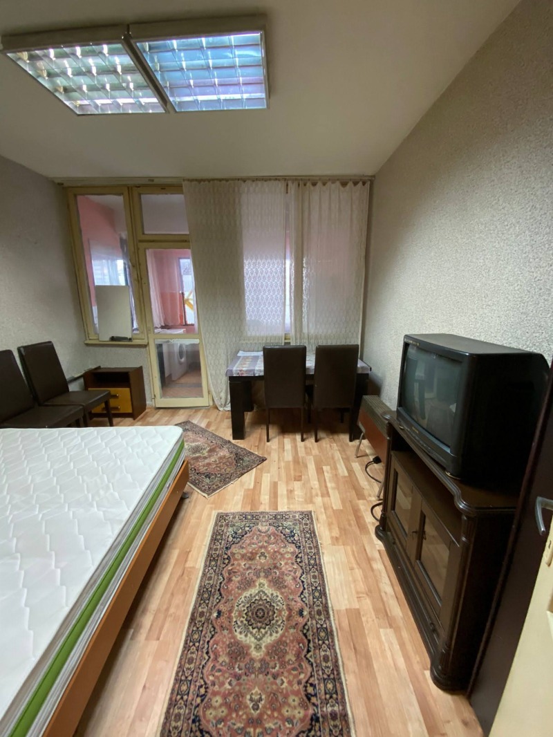 Дава под нем  1-стаен, град София, Павлово •  550 лв. • ID 61257062 — holmes.bg - [1] 