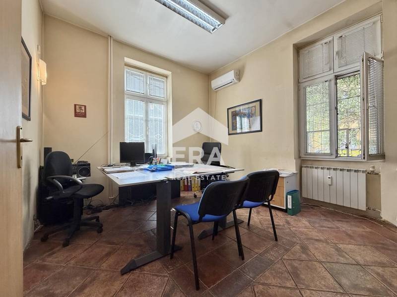 Под наем ОФИС, град София, Център • 590 € • 79940858 — Holmes.bg