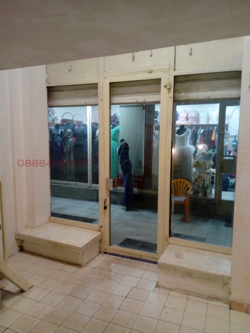 Под наем МАГАЗИН, град София, Център • 250 € / 488.96 лв. • 84896018 1