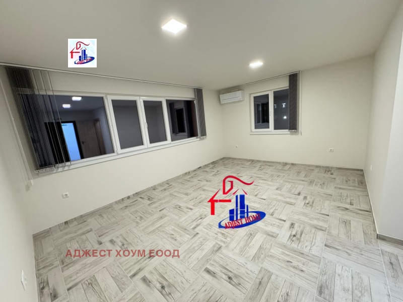 Дава под Наем ОФИС в град Шумен, Център - 32 кв.м / 204.52 € » 400 лв., АДЖЕСТ ХОУМ ЕООД