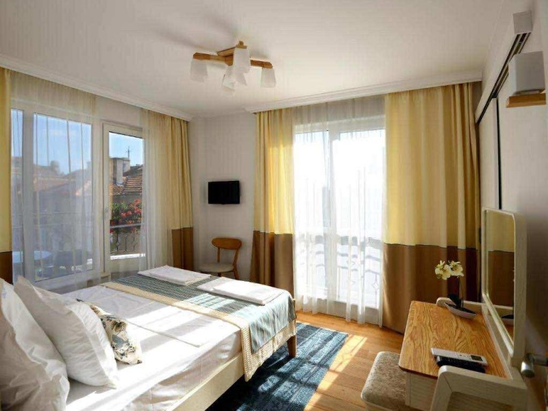 Zu vermieten  3 Schlafzimmer Warna , Zentar , 100 qm | 28765657 - Bild [4]