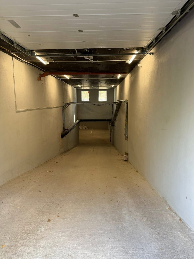 Дава под наем ГАРАЖ, ПАРКОМЯСТО, гр. София, Кръстова вада, снимка 2 - Гаражи и паркоместа - 51396015