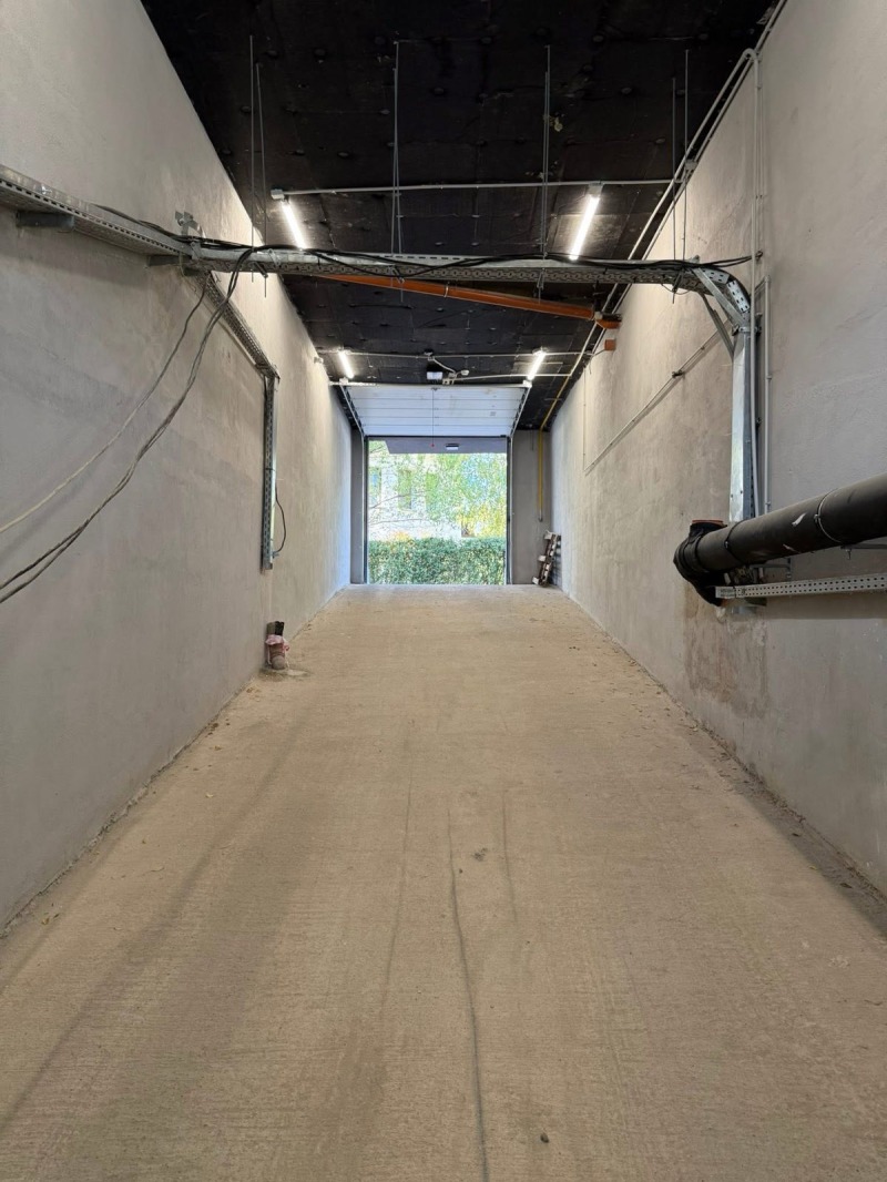 Под наем ГАРАЖ, ПАРКОМЯСТО, град София, Кръстова вада • 90 € / 176.02 лв. • 65804877 1