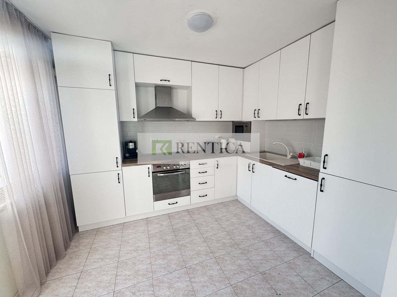 Дава под наем МНОГОСТАЕН, гр. Варна, Център, снимка 2 - Апартаменти - 53994007