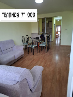 2 slaapkamers Idealen tsentar, Pleven