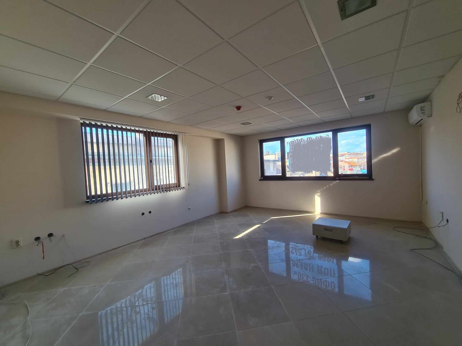 Дава под наем ОФИС, гр. Хасково, Център, снимка 2 - Офиси - 53676070