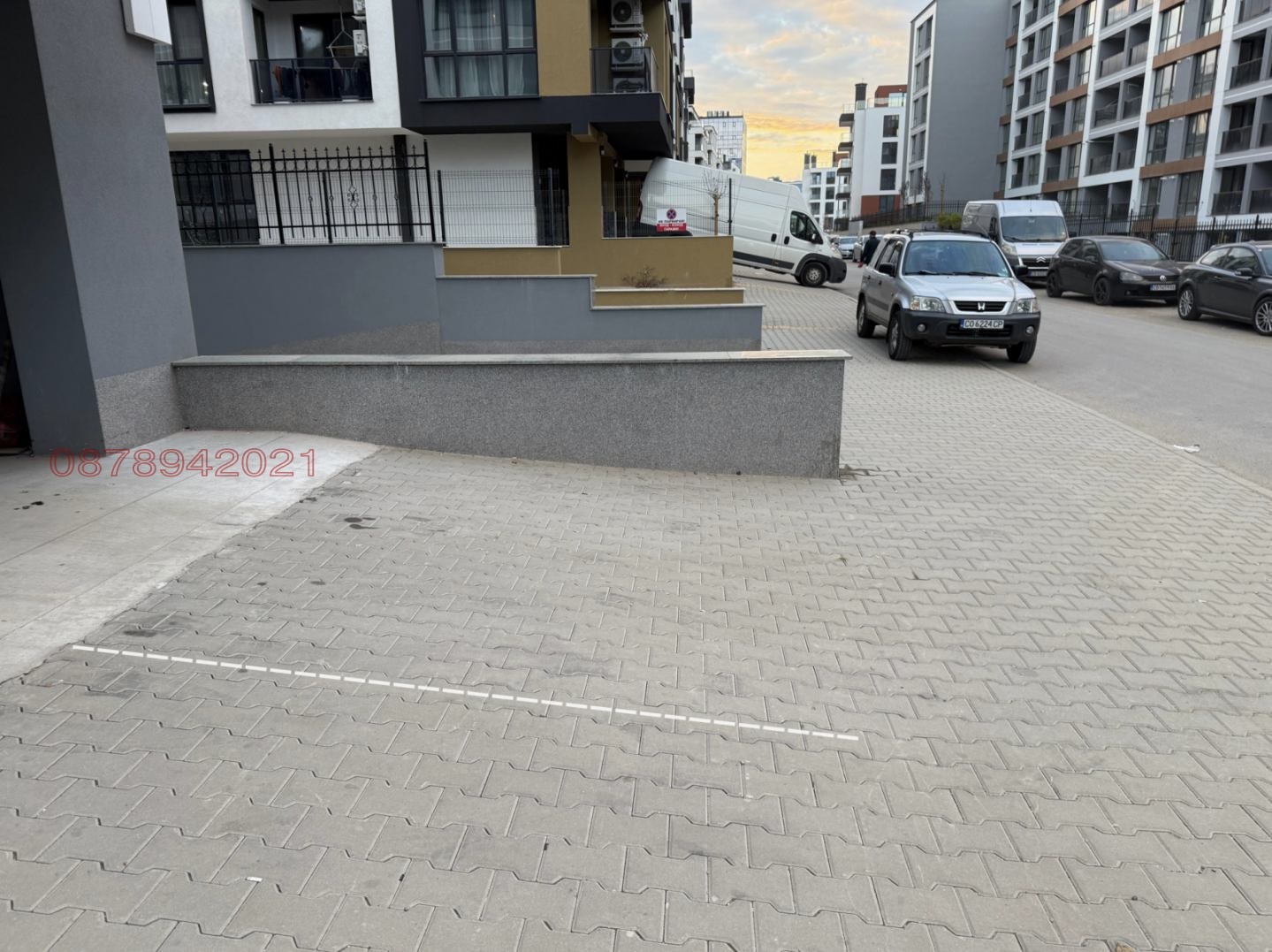 Дава под наем ГАРАЖ, ПАРКОМЯСТО, гр. София, Малинова долина, снимка 2 - Гаражи и паркоместа - 54915116