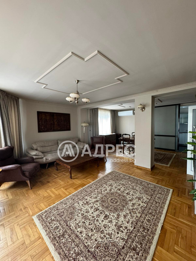 Kiadó  3+ hálószoba régió Plovdiv , Karlovo , 140 négyzetméter | 49071326