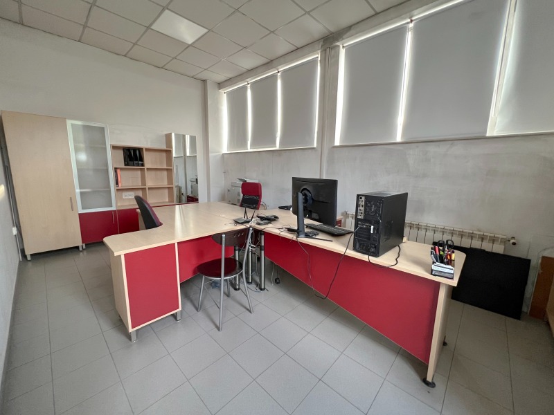 Do wynajęcia  Budynek przemysłowy Sofia , Woenna rampa , 760 mkw | 77443857 - obraz [3]