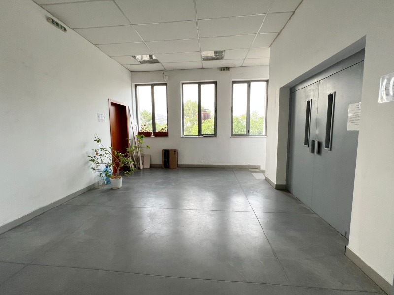 Do wynajęcia  Budynek przemysłowy Sofia , Woenna rampa , 760 mkw | 77443857 - obraz [2]