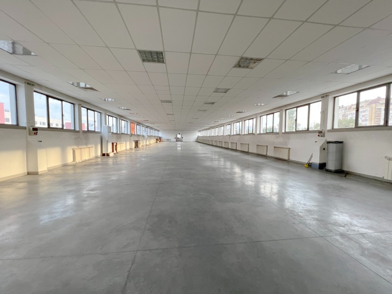Do wynajęcia  Budynek przemysłowy Sofia , Woenna rampa , 760 mkw | 77443857