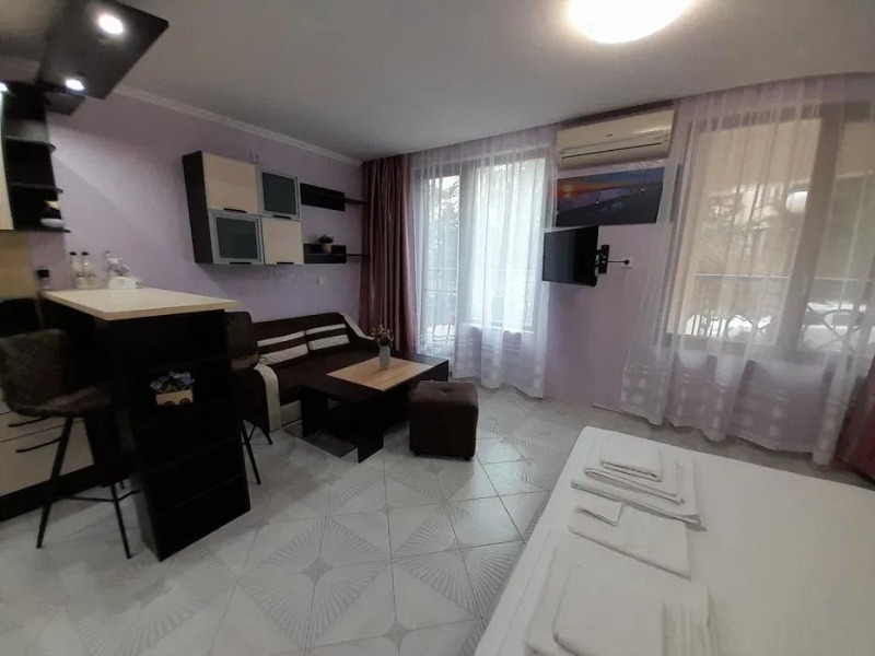 De inchiriat  Studio Varna , c.c. Zlatni piasâți , 53 mp | 67702578