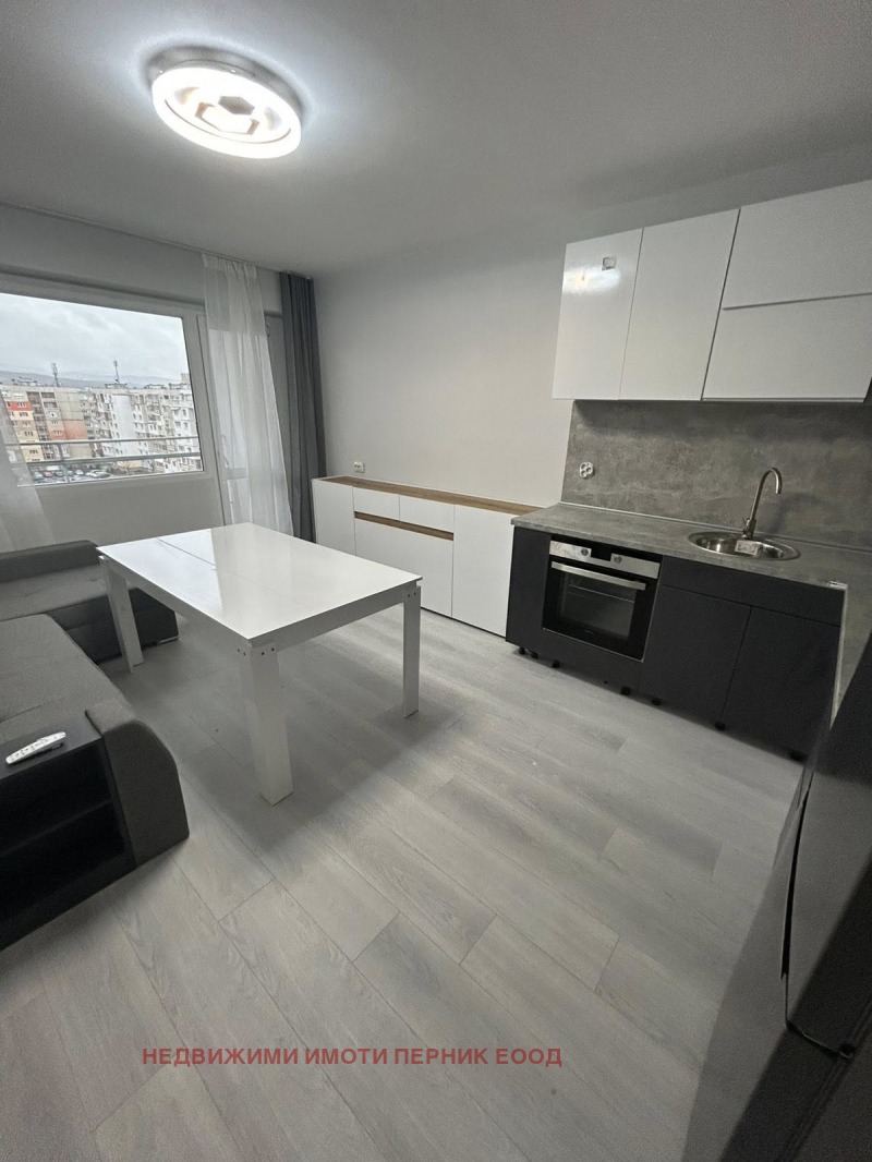 Дава под наем 2-СТАЕН, гр. Перник, Изток, снимка 2 - Апартаменти - 53520604