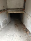 Под наем ГАРАЖ, ПАРКОМЯСТО, град Варна, Колхозен пазар • 200 лв. • 75966573 — Holmes.bg
