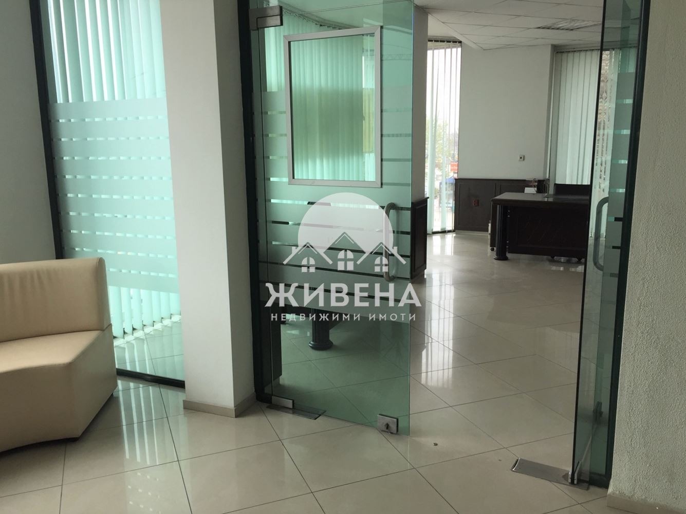 Дава под наем ОФИС, гр. Варна, Цветен квартал, снимка 3 - Офиси - 54027268