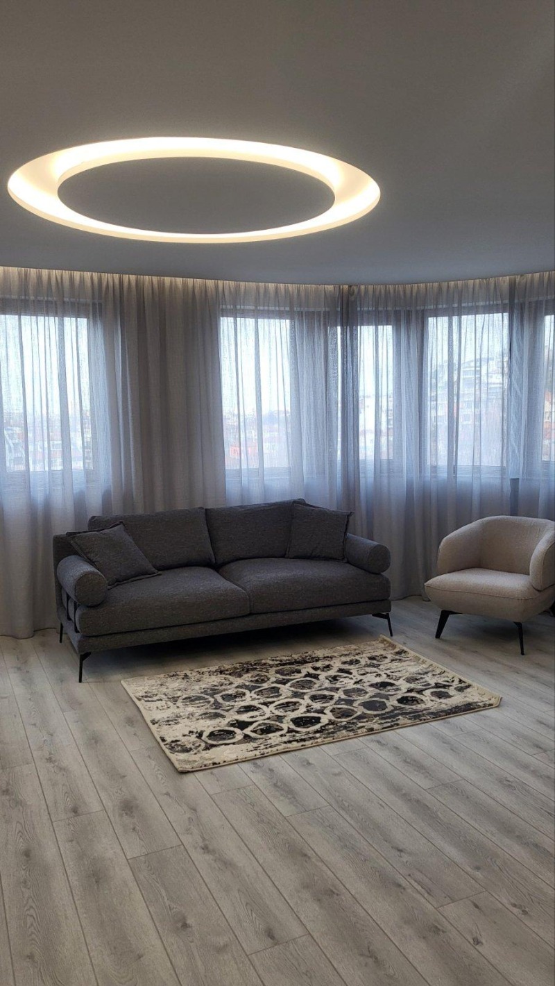 En renta  2 dormitorios Plovdiv , Mladezhki Jalm , 90 metros cuadrados | 65001520