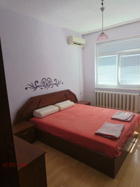 Maisonette Țentâr, Vrața