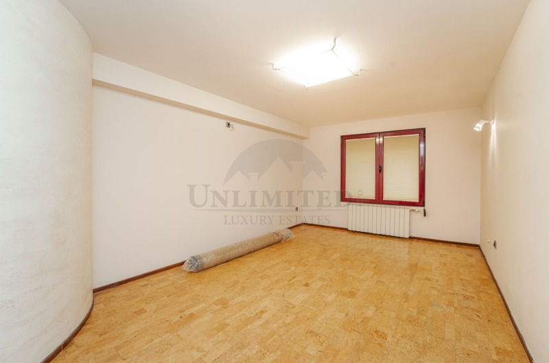 Kiadó  3 hálószobás Sofia , Knjazsevo , 200 négyzetméter | 90984489 - kép [10]