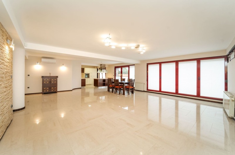 Kiadó  3 hálószobás Sofia , Knjazsevo , 200 négyzetméter | 90984489