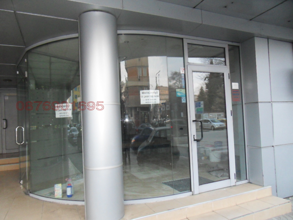 Дава под наем МАГАЗИН, гр. Пазарджик, Център, снимка 2 - Магазини - 53739659