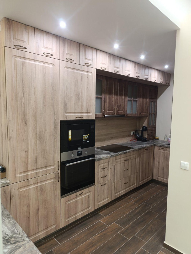 Дава под Наем КЪЩА в област Пловдив, с. Златитрап - 170 кв.м / 1 738 € » 3 399.23 лв., РЕВОЛЮШЪН ЕСТЕЙТ ЮГ