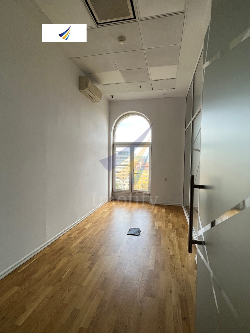 Te huur  Kantoor Sofia , Tsentar , 500 m² | 32253251 - afbeelding [4]