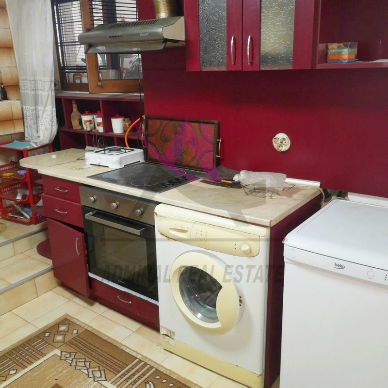 Do wynajęcia  Piętro domu Warna , Zwezdica , 70 mkw | 83371372