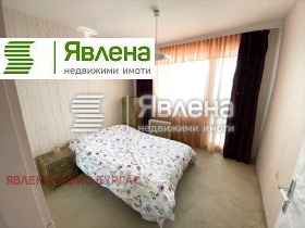 1 chambre Slaveikov, Bourgas 3